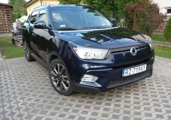 SsangYong Tivoli cena 39700 przebieg: 108820, rok produkcji 2016 z Rzeszów małe 191